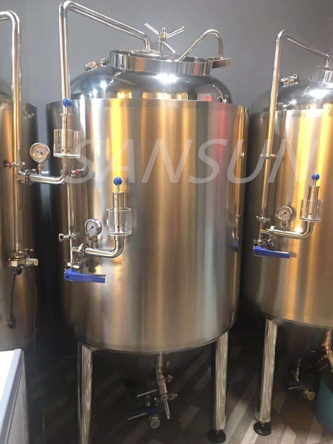 Sanitary air pressure relief valve 2